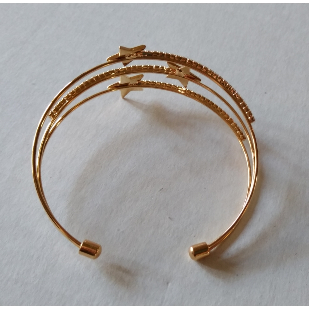 Gold Star Cuff Bracelet 18k Gold Plated - Picture 2 of 3
